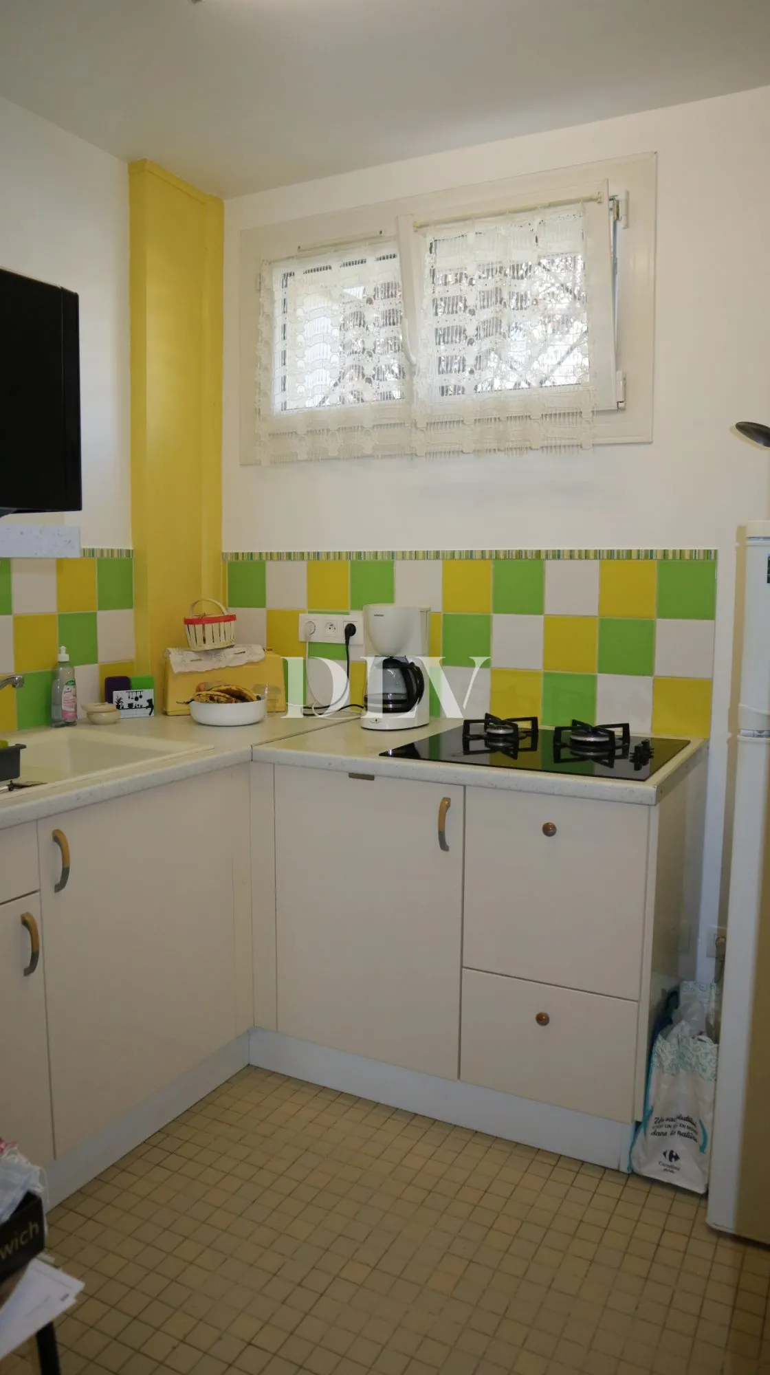 Appartement F2 de 50,65 m² à Avon avec parking, cave et proximité gare 