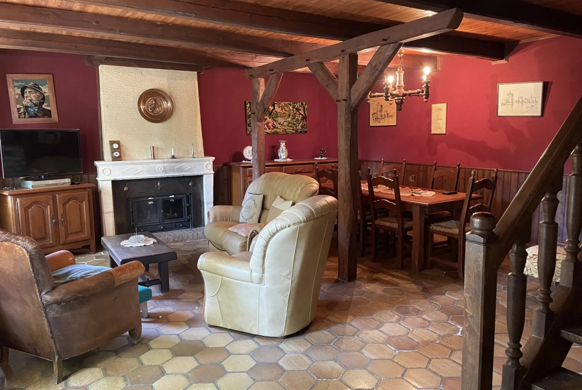 Maison à rénover avec potentiel à Aigrefeuille d'Aunis - 1800 m² de terrain 