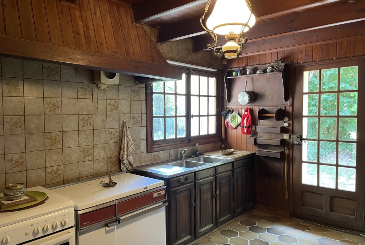 Maison à rénover avec potentiel à Aigrefeuille d'Aunis - 1800 m² de terrain 