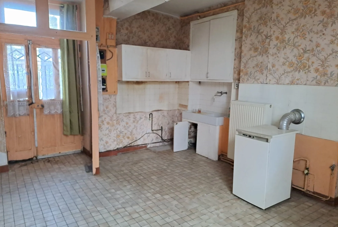 Maison en pierres avec jardin et garage à Briouze, Normandie 