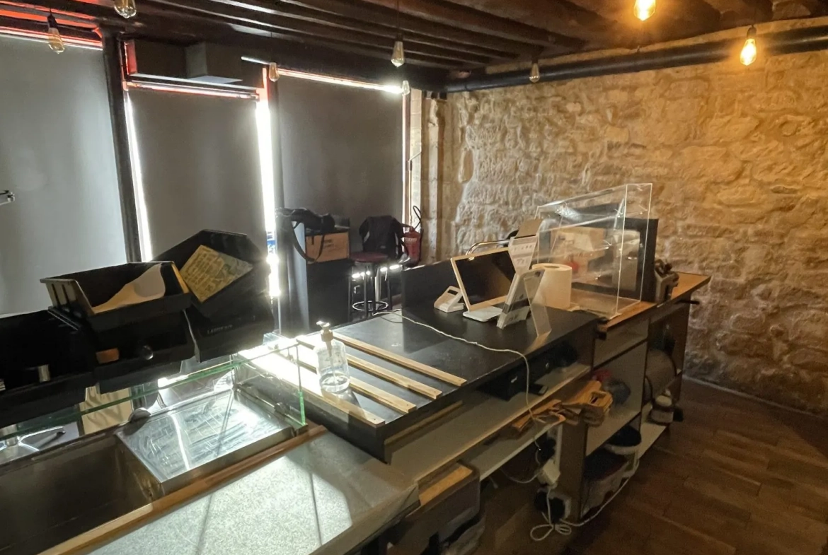 Vente de murs commerciaux de 28 m² à Gentilly - Centre Ville 