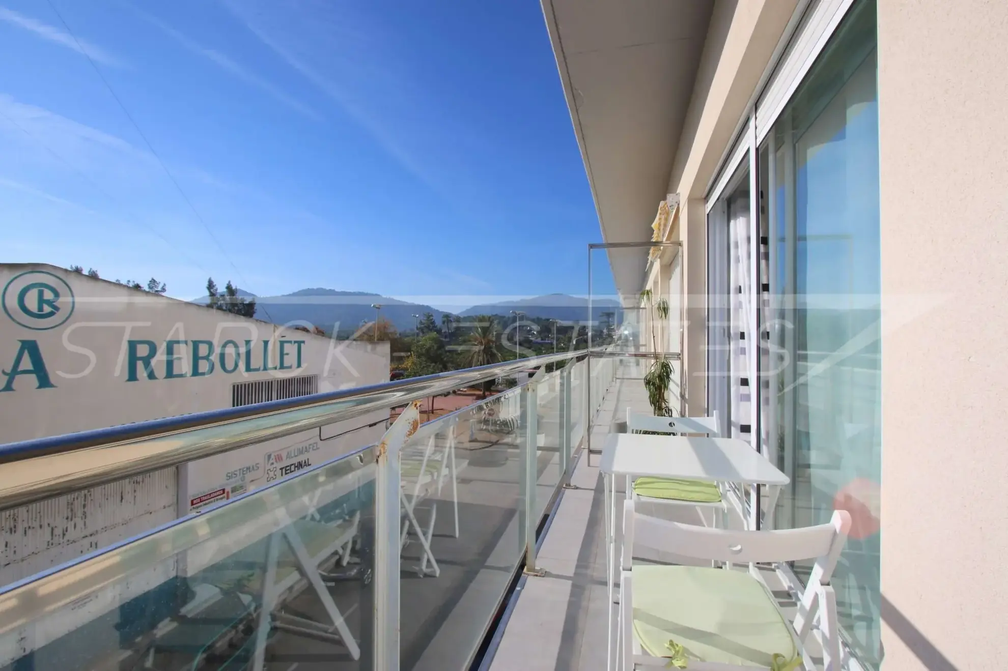 Vente d'un appartement lumineux de 85 m² à Oliva avec balcon et vue panoramique 
