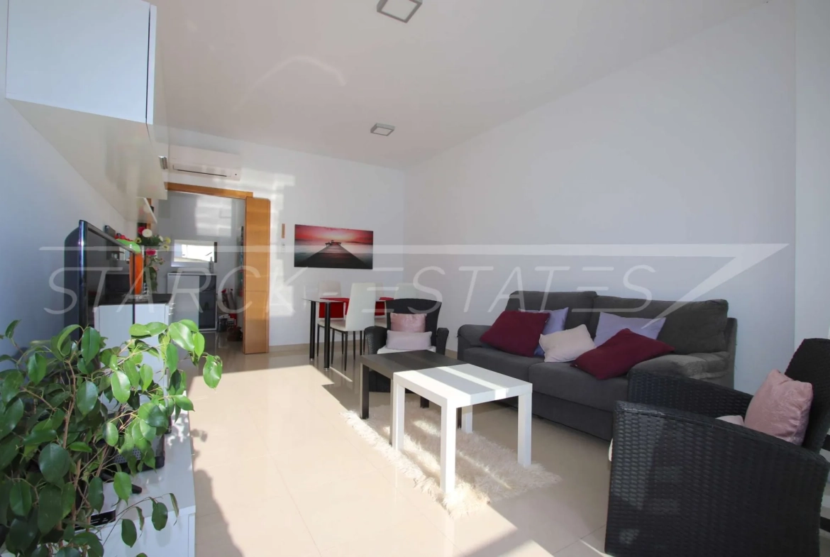Vente d'un appartement lumineux de 85 m² à Oliva avec balcon et vue panoramique 