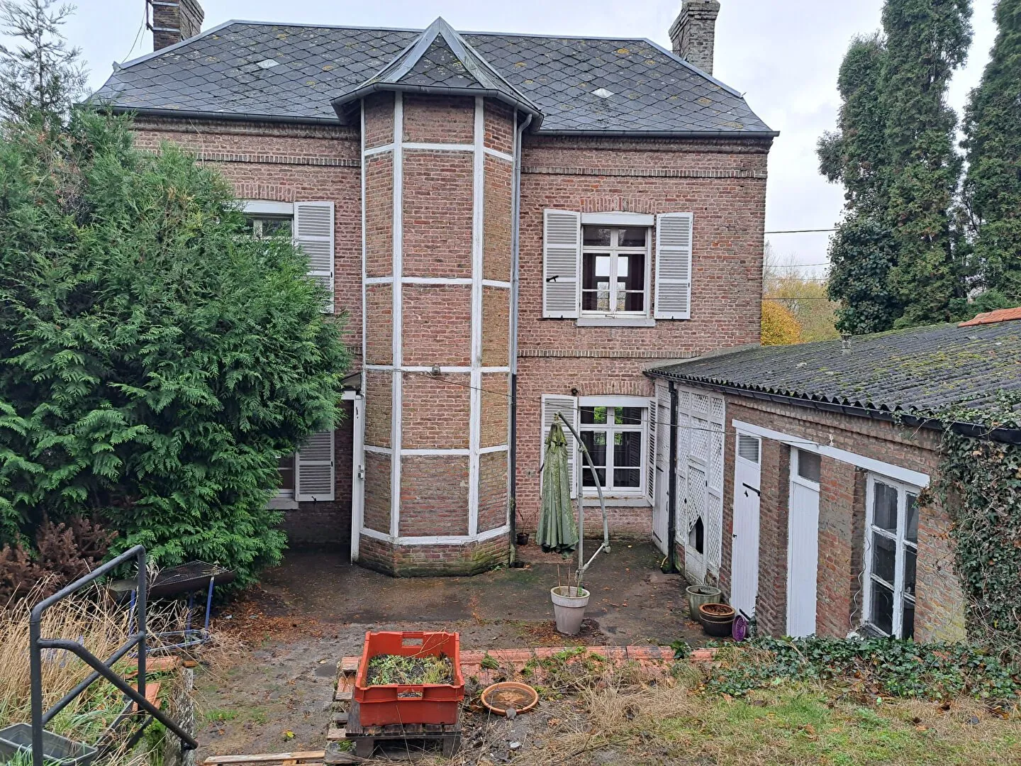 Maison de caractère à rénover à Port-le-Grand, proche de la Baie de Somme 
