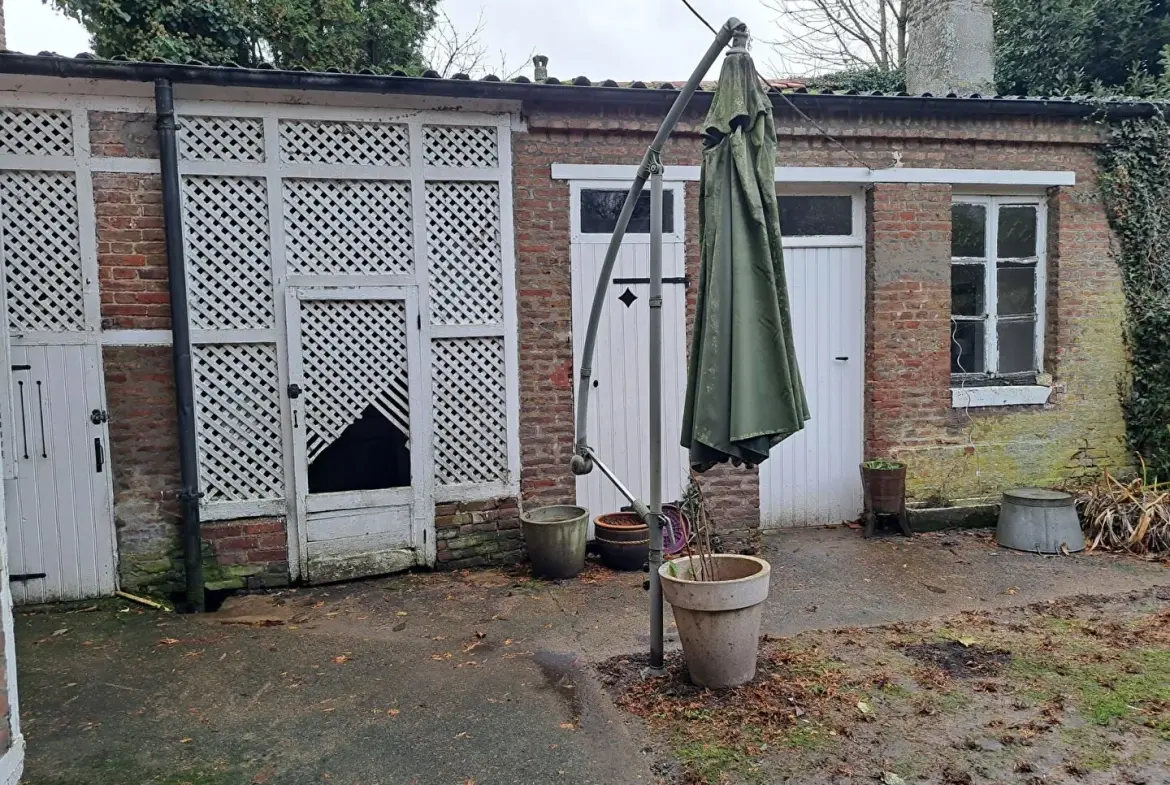 Maison de caractère à rénover à Port-le-Grand, proche de la Baie de Somme 