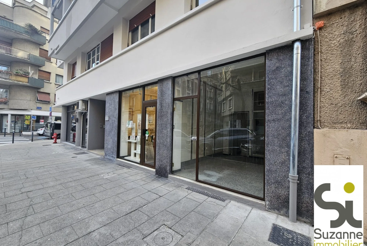 Murs commerciaux à vendre à Grenoble Rue Thiers - Local indépendant dans quartier Championnet 