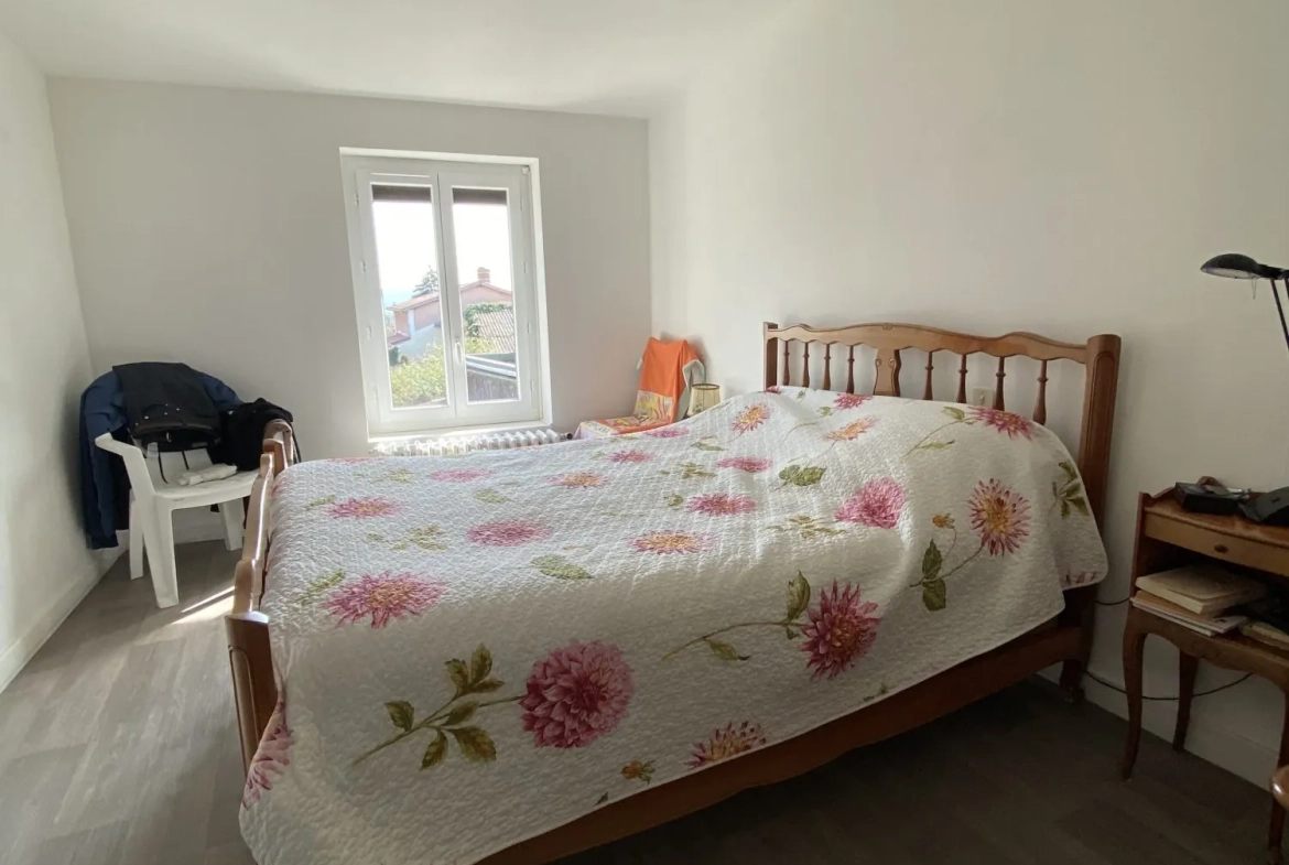 Maison à vendre à Les Côtes-d'Arey - 125 m² à rénover avec jardin et garage 