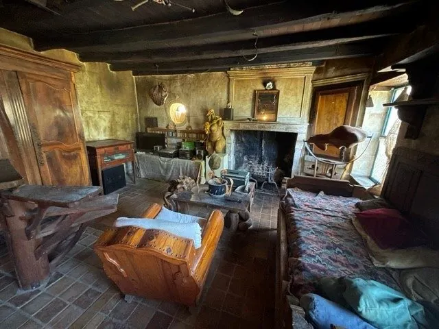 Maison ancienne avec grange et jardin à Fleix, proche Chauvigny 