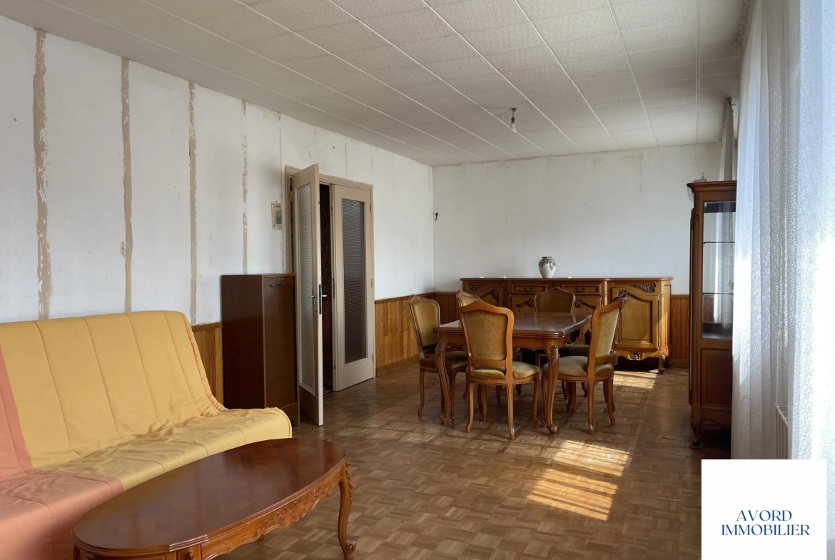 Maison à vendre à Avord de 91,16 m² avec terrain et garage 