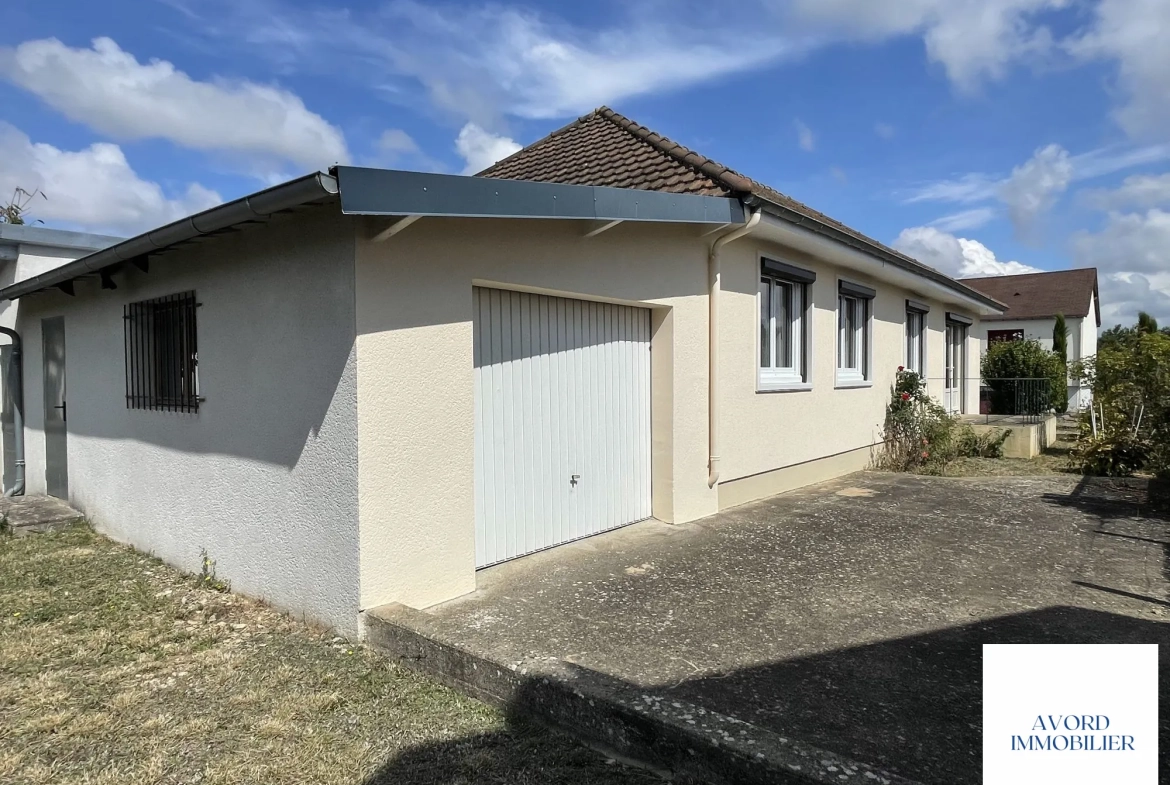 Maison à vendre à Avord de 91,16 m² avec terrain et garage 