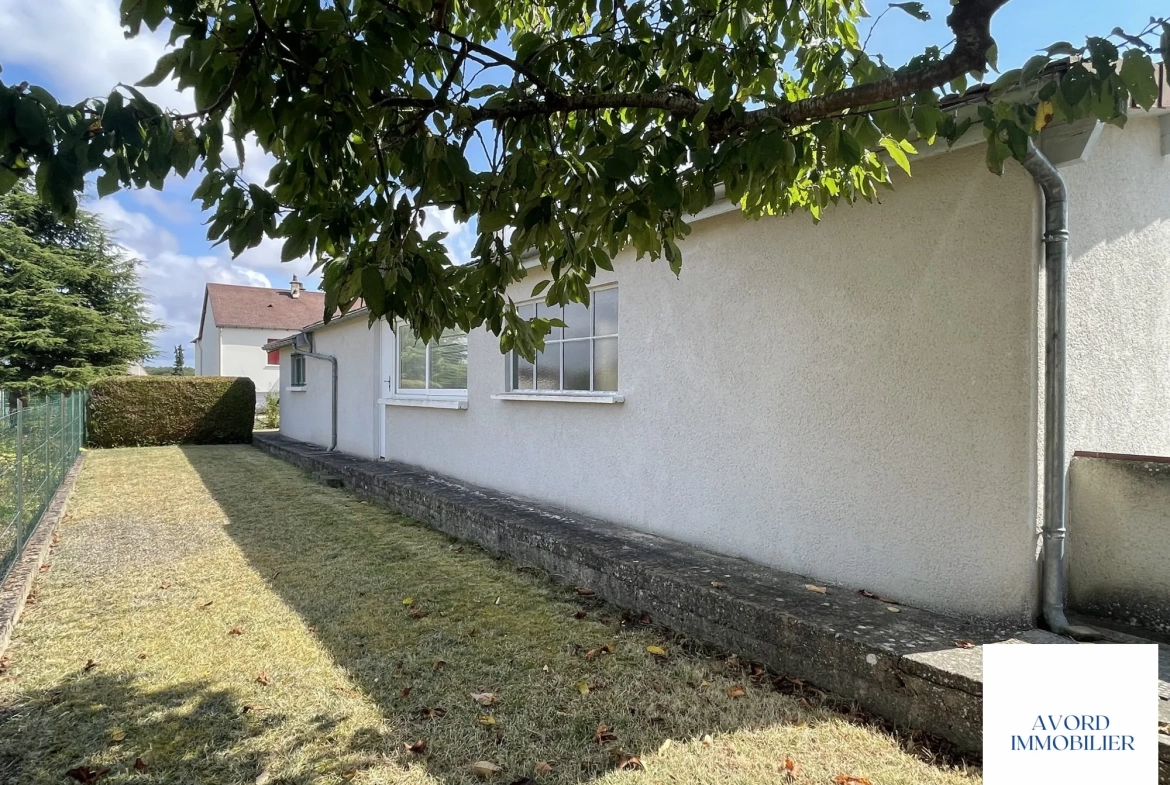 Maison à vendre à Avord de 91,16 m² avec terrain et garage 