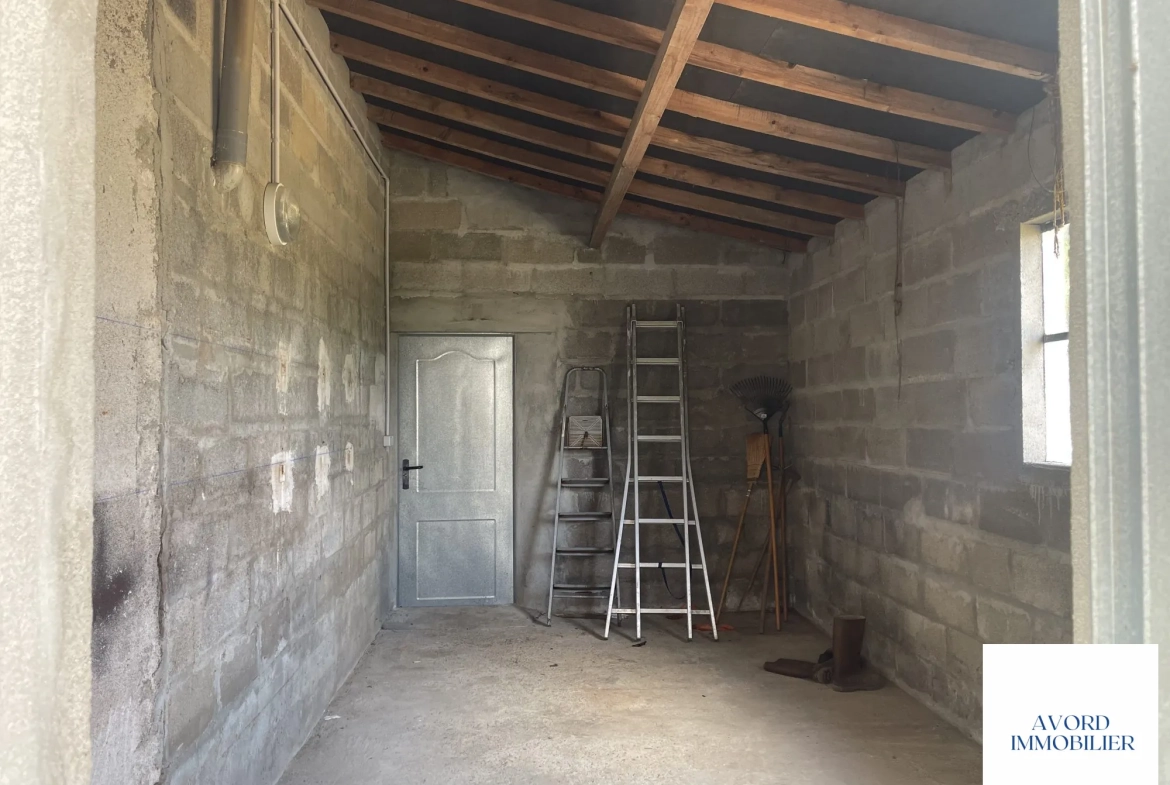 Maison à vendre à Avord de 91,16 m² avec terrain et garage 