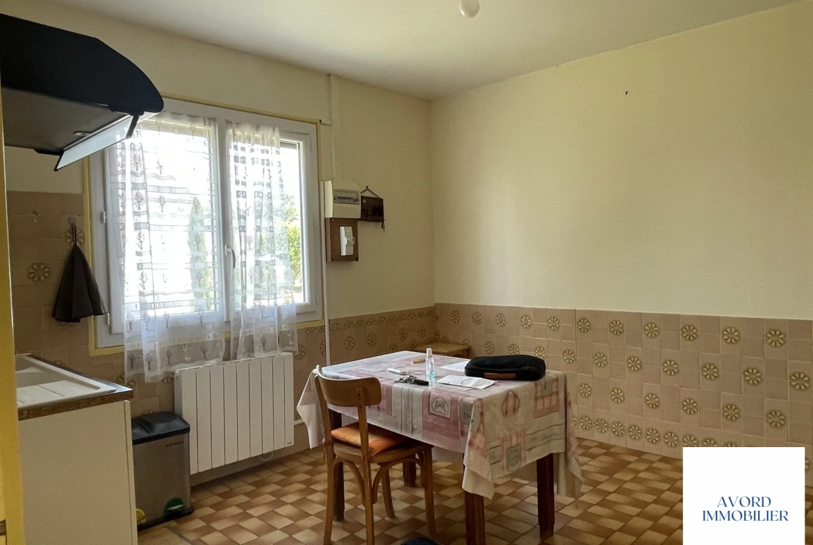 Maison à vendre à Avord de 91,16 m² avec terrain et garage 