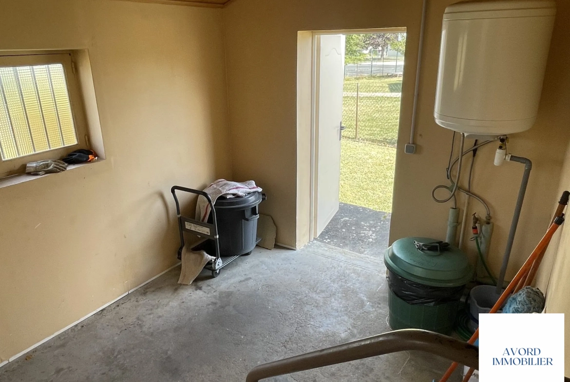Maison à vendre à Avord de 91,16 m² avec terrain et garage 
