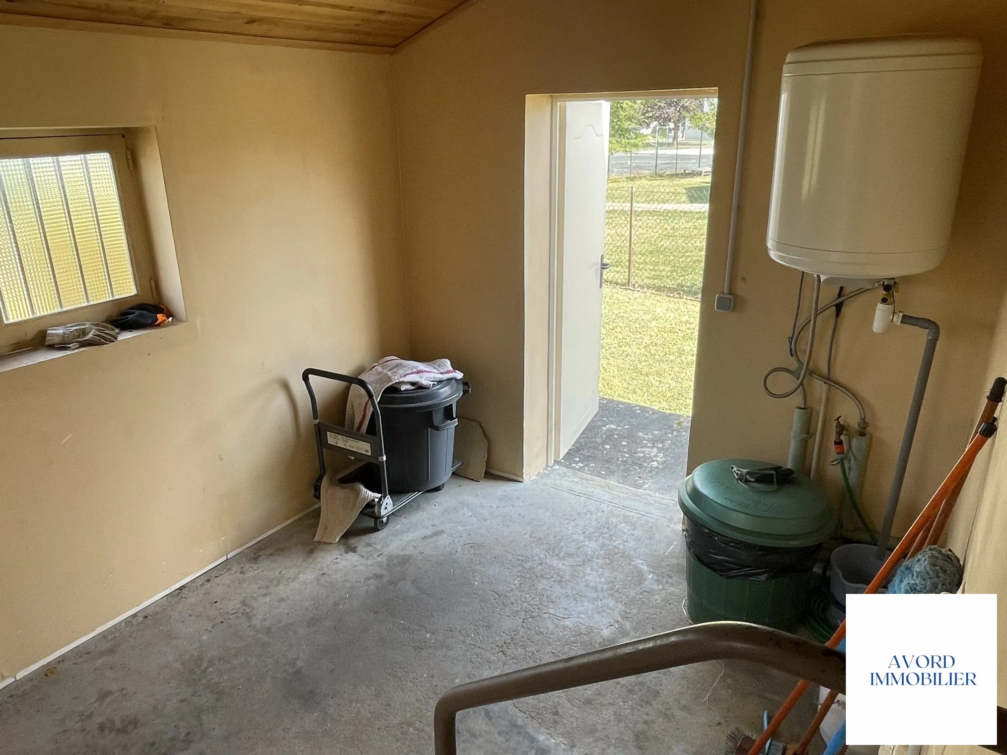 Maison à vendre à Avord de 91,16 m² avec terrain et garage 