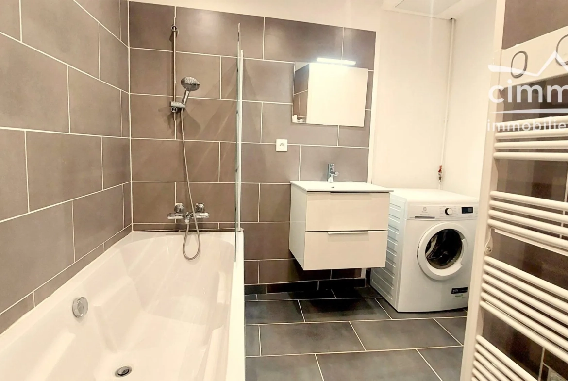 Appartement T2/3 à vendre à Vinay, rénové, lumineux et proche commodités 