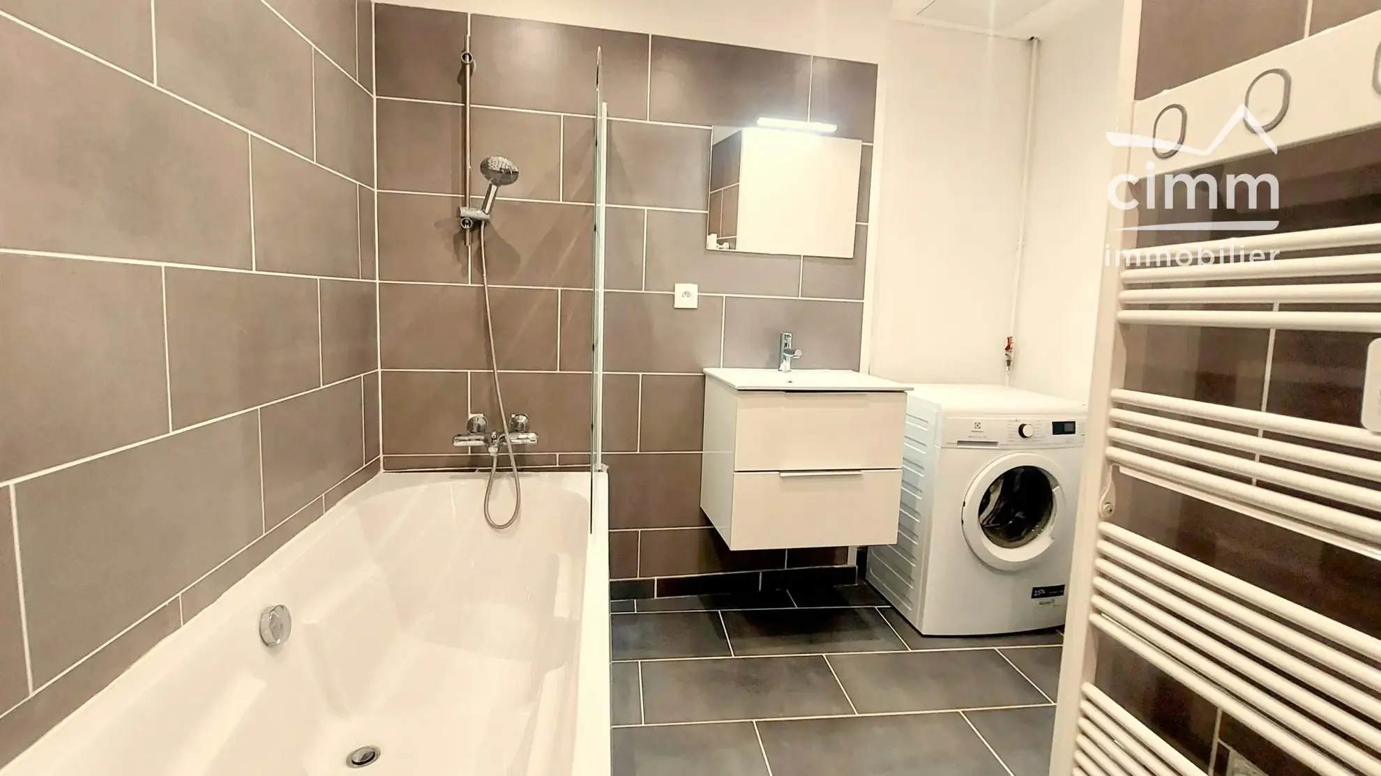Appartement T2/3 à vendre à Vinay, rénové, lumineux et proche commodités 