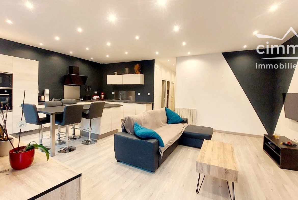 Appartement T2/3 à vendre à Vinay, rénové, lumineux et proche commodités 