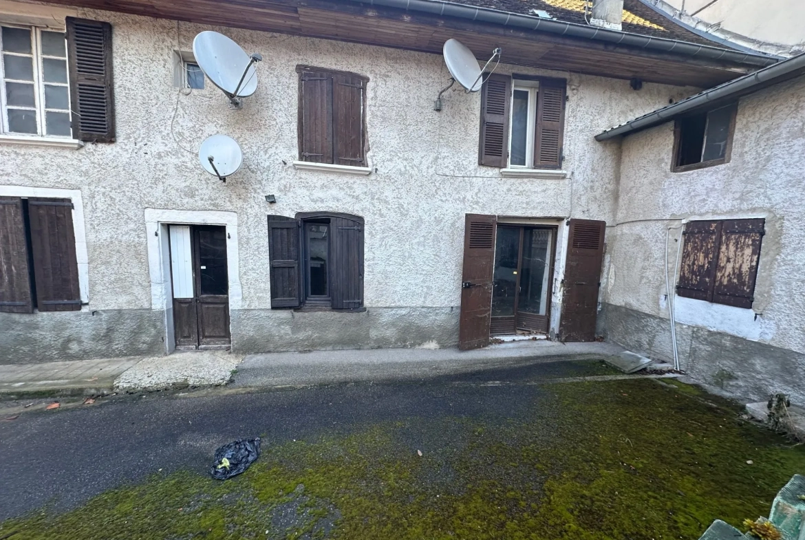 Maison à vendre à Izeaux - Grand potentiel avec travaux à prévoir 