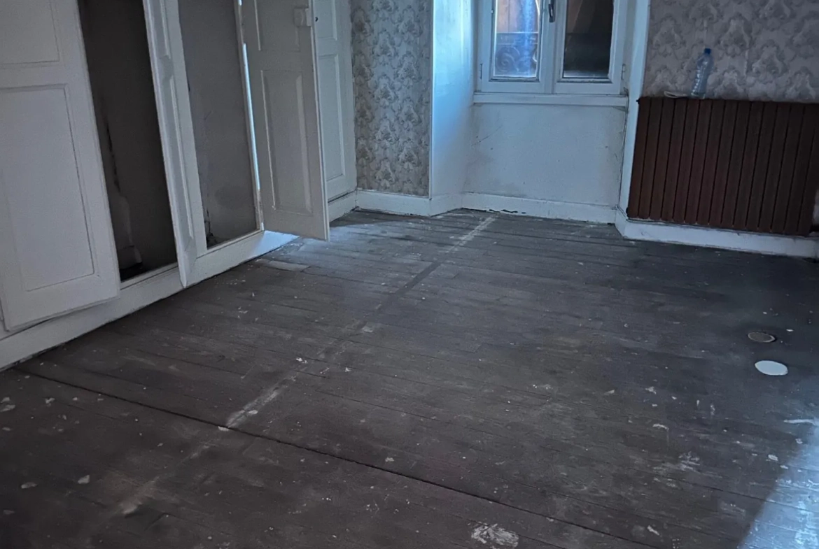 Maison à vendre à Izeaux - Grand potentiel avec travaux à prévoir 