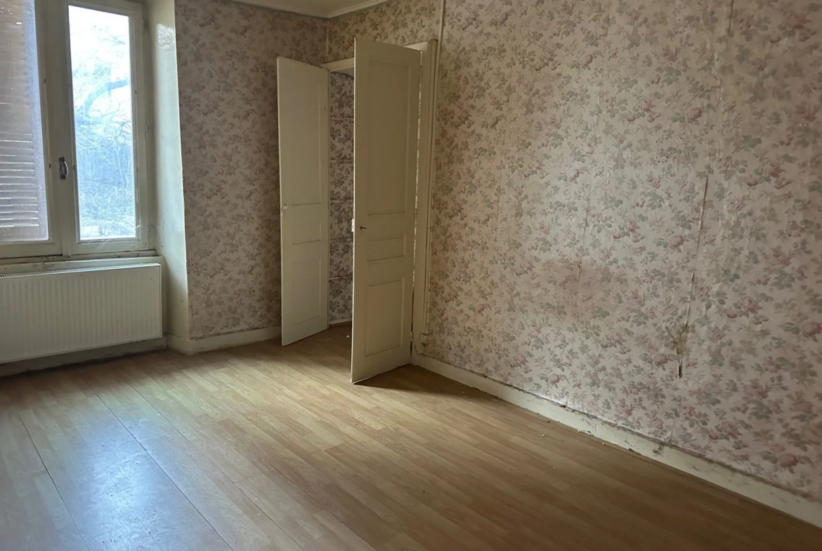 Maison à vendre à Izeaux - Grand potentiel avec travaux à prévoir 