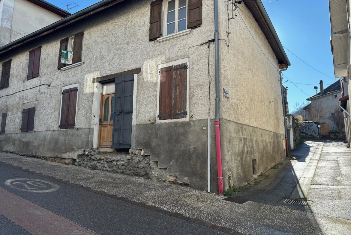Maison à vendre à Izeaux - Grand potentiel avec travaux à prévoir 