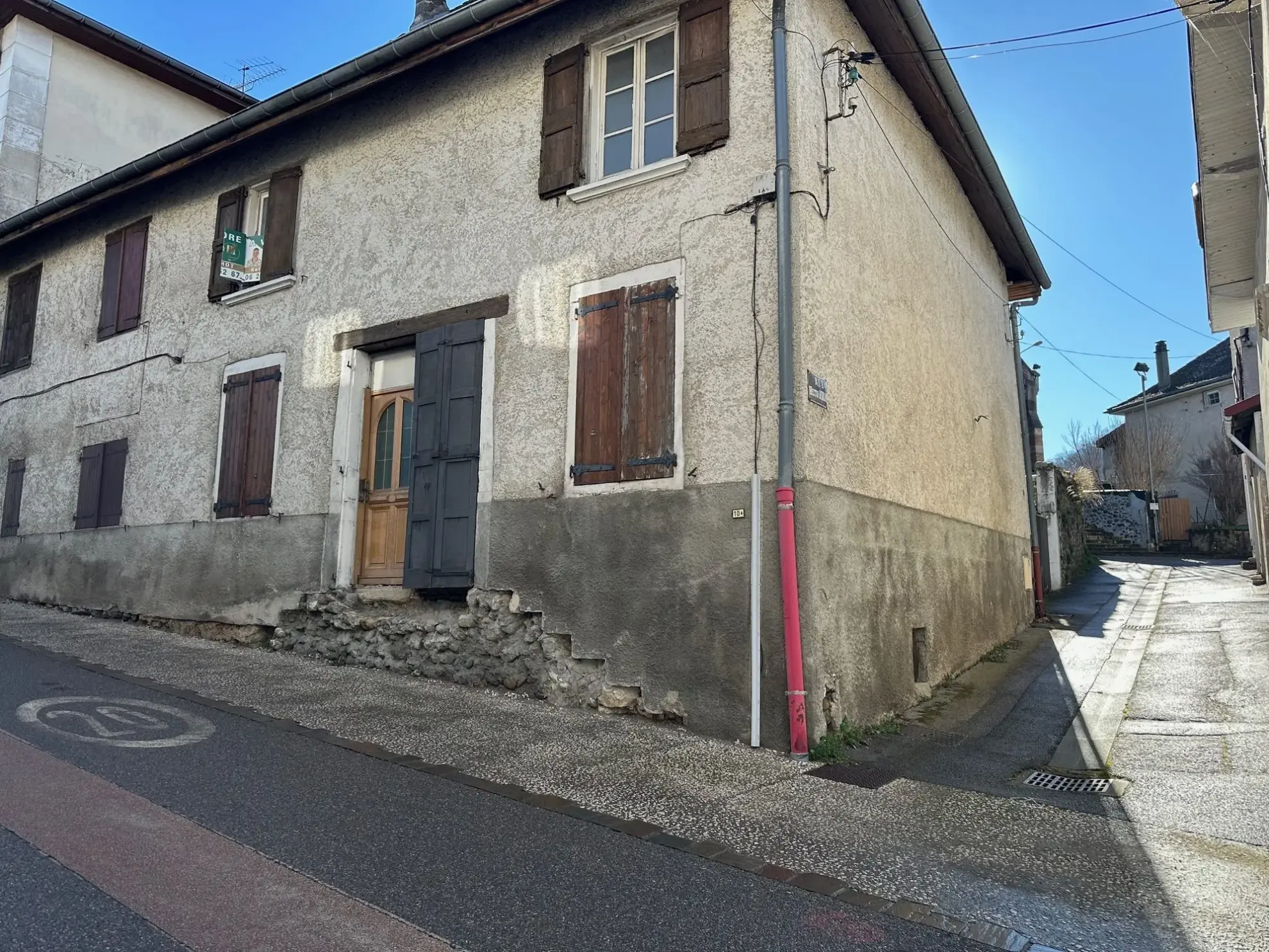 Maison à vendre à Izeaux - Grand potentiel avec travaux à prévoir 
