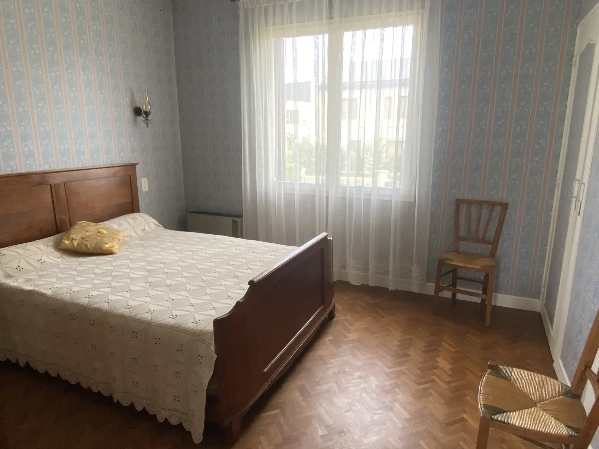 Maison familiale avec grand potentiel à Captieux - 118 m² habitables, 238 m² exploitable 