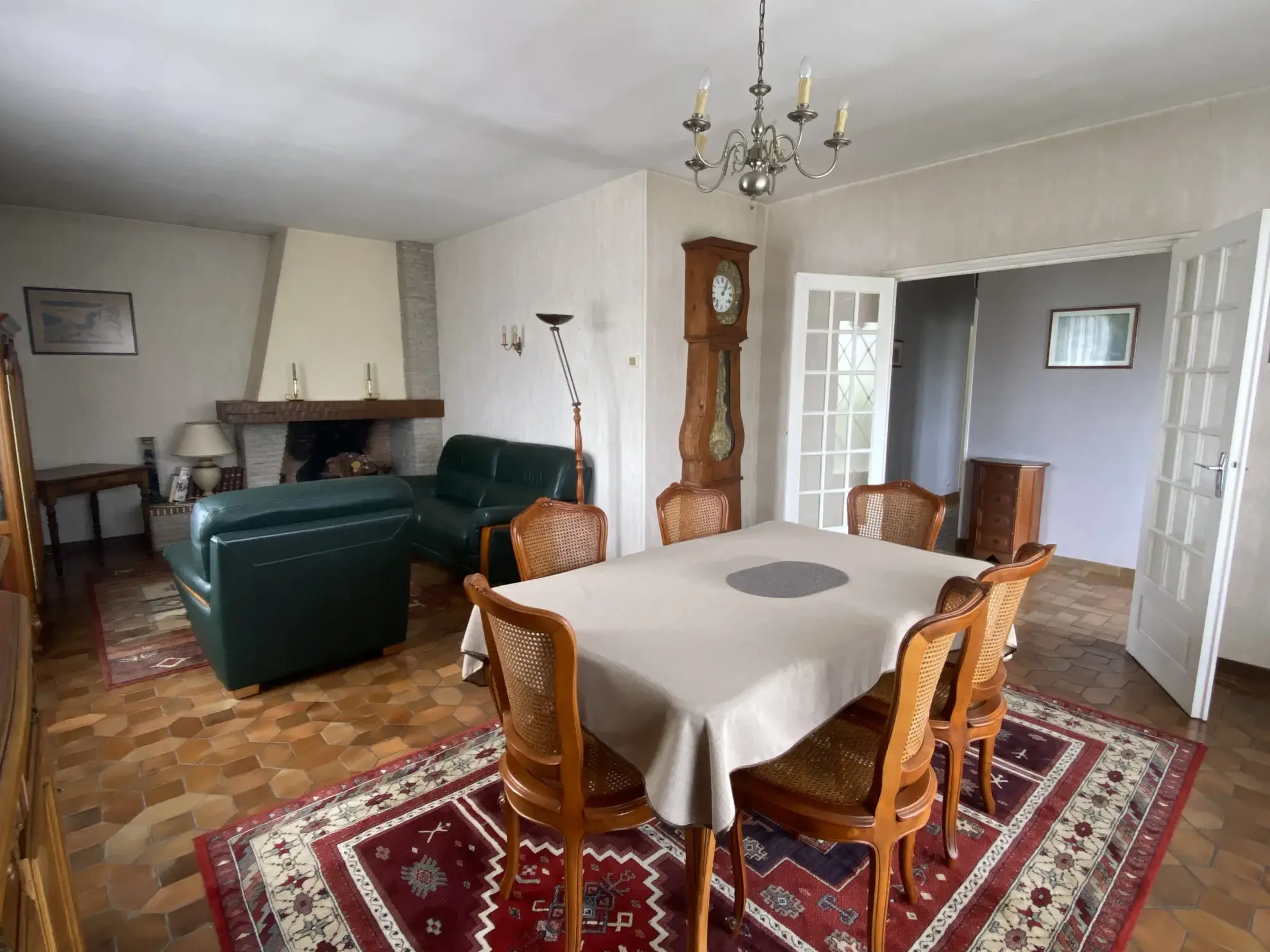 Maison familiale avec grand potentiel à Captieux - 118 m² habitables, 238 m² exploitable 