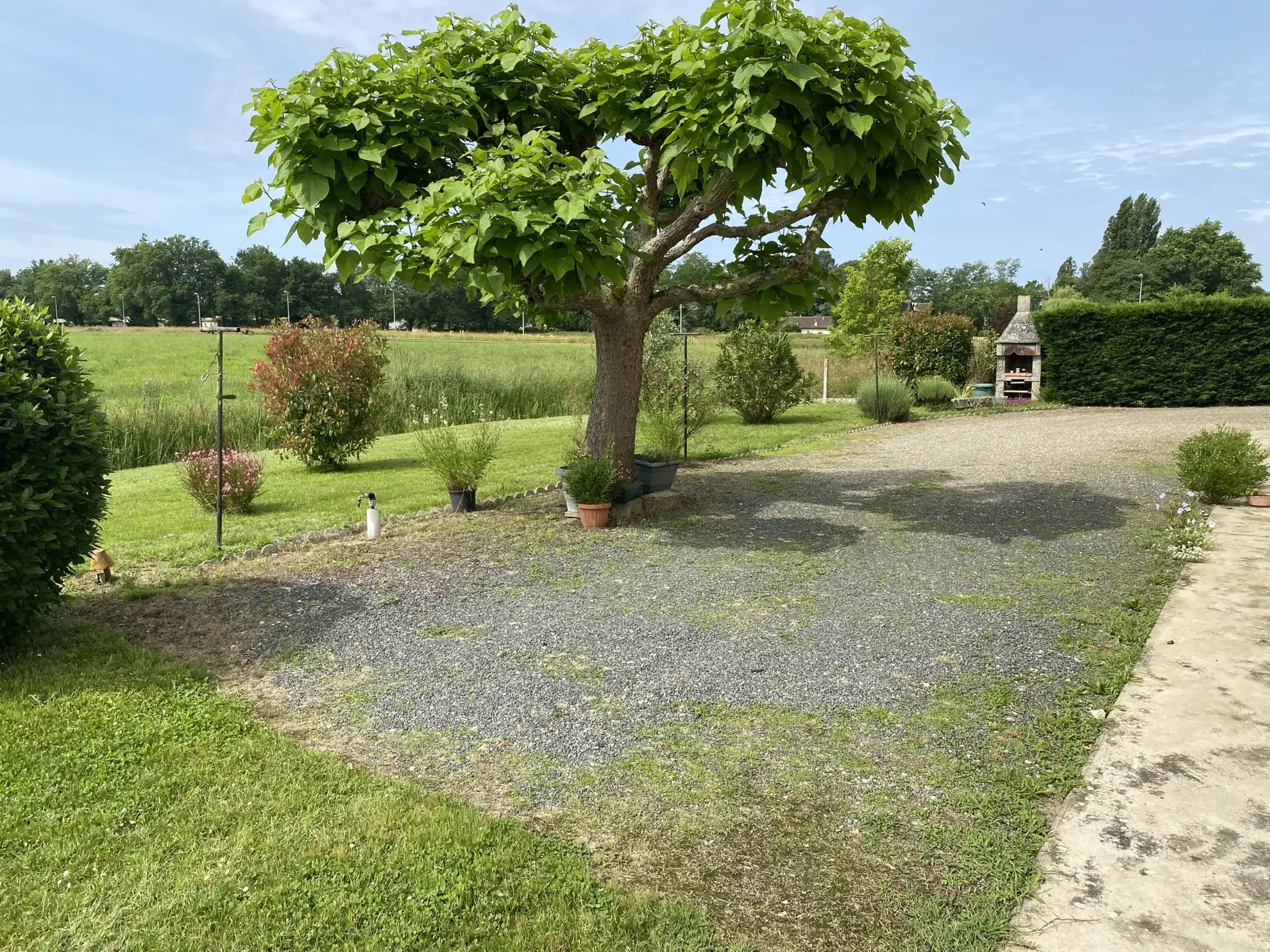 Maison familiale avec grand potentiel à Captieux - 118 m² habitables, 238 m² exploitable 