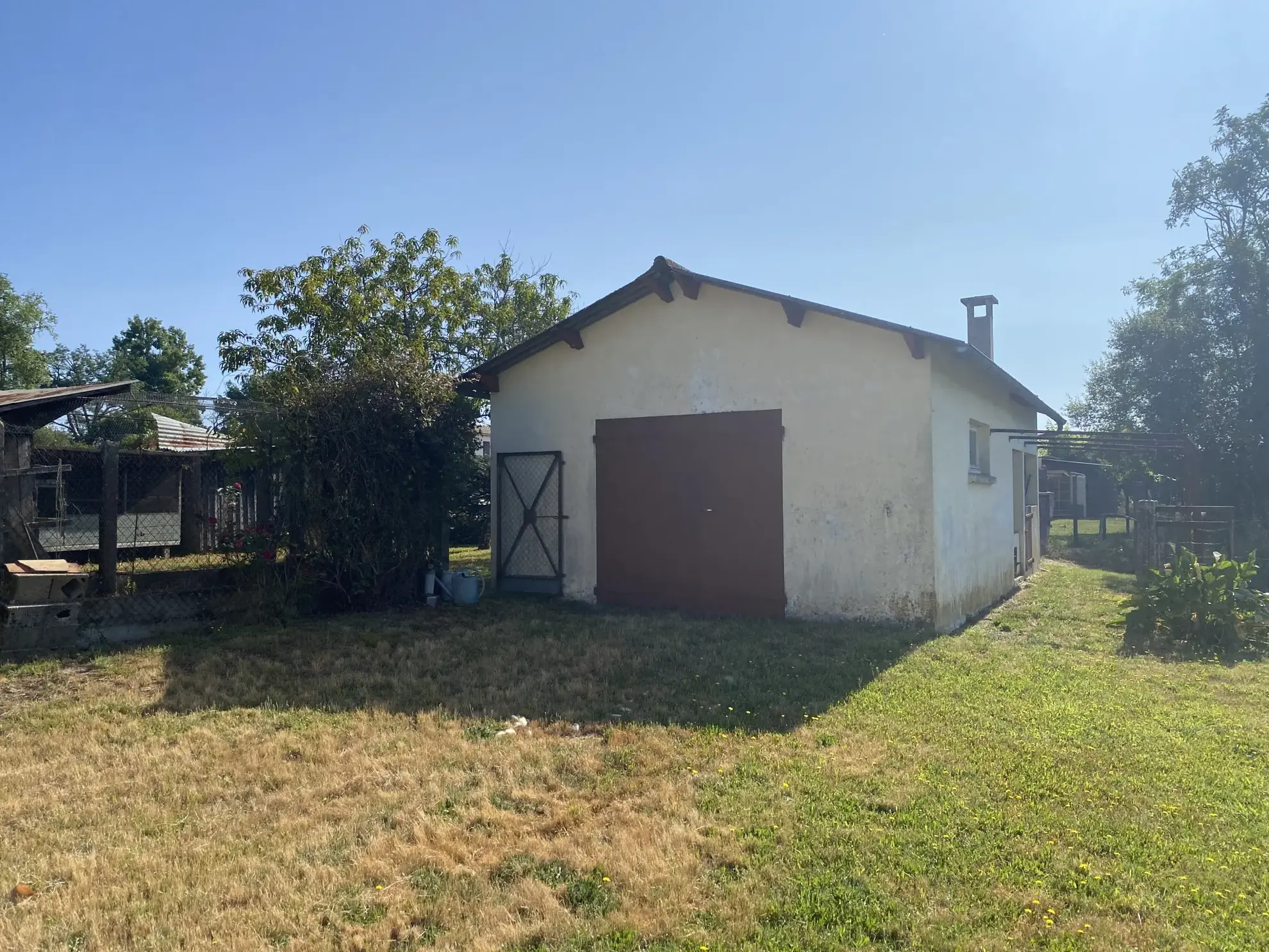 Maison familiale avec grand potentiel à Captieux - 118 m² habitables, 238 m² exploitable 