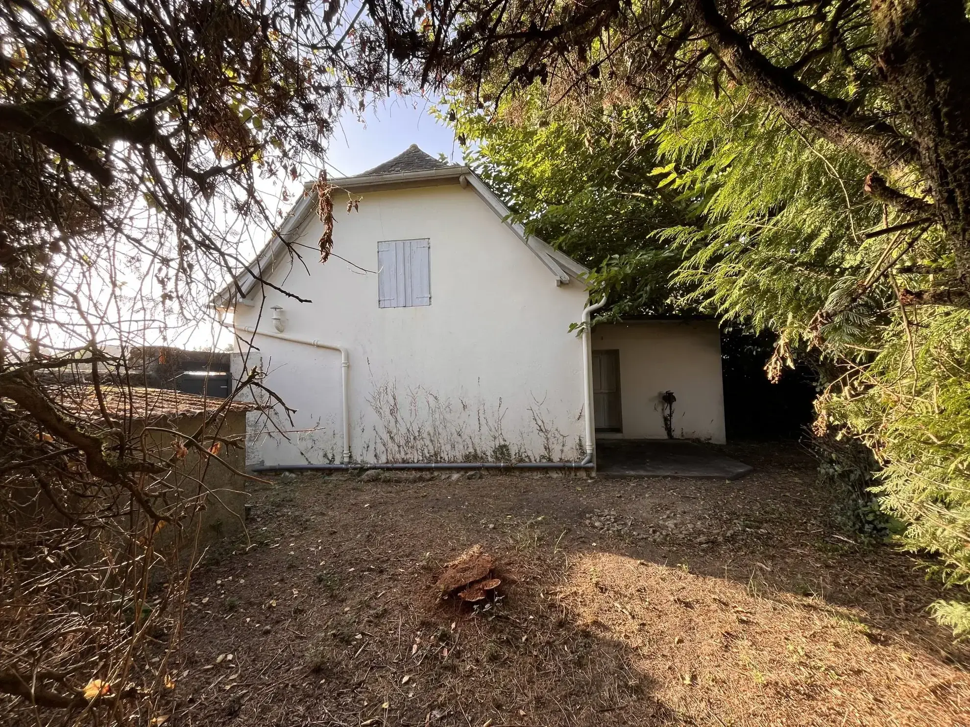 Maison à rénover de 50 m² avec jardin à Pontacq dans rue tranquille 