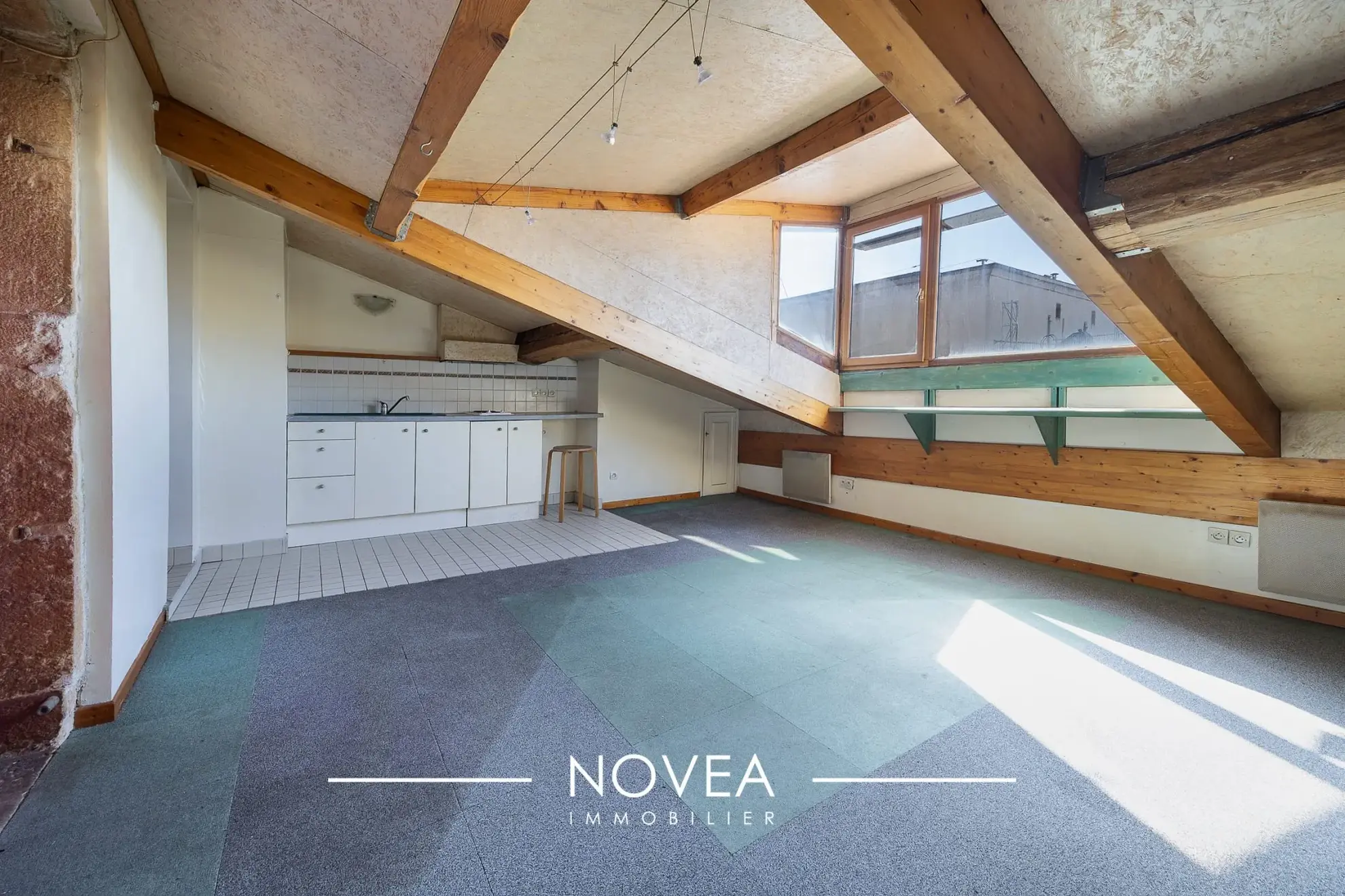 Appartement T1 bis à vendre avec vue imprenable sur Fourvière à Lyon 