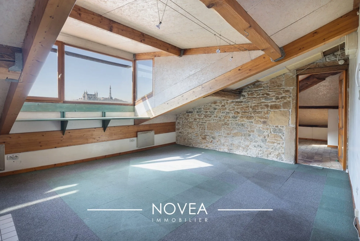Appartement T1 bis à vendre avec vue imprenable sur Fourvière à Lyon 