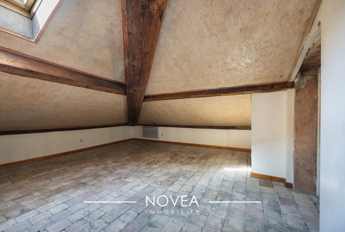 Appartement T1 bis à vendre avec vue imprenable sur Fourvière à Lyon 