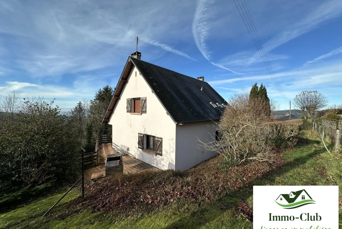 À vendre maison familiale avec terrasse et vue dégagée à Château-Chinon (Ville) 