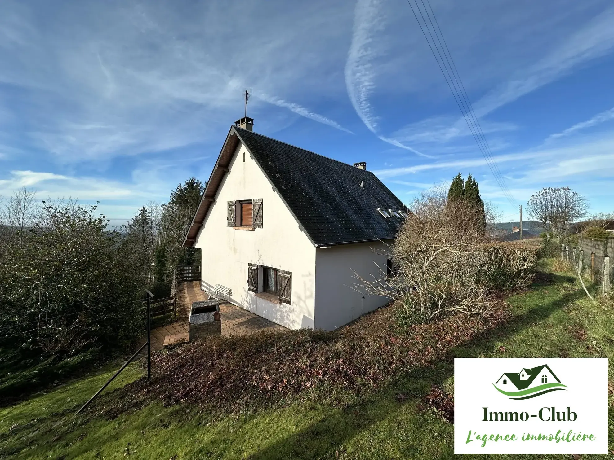 À vendre maison familiale avec terrasse et vue dégagée à Château-Chinon (Ville) 