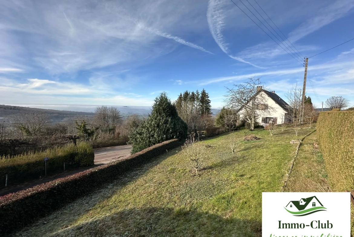 À vendre maison familiale avec terrasse et vue dégagée à Château-Chinon (Ville) 