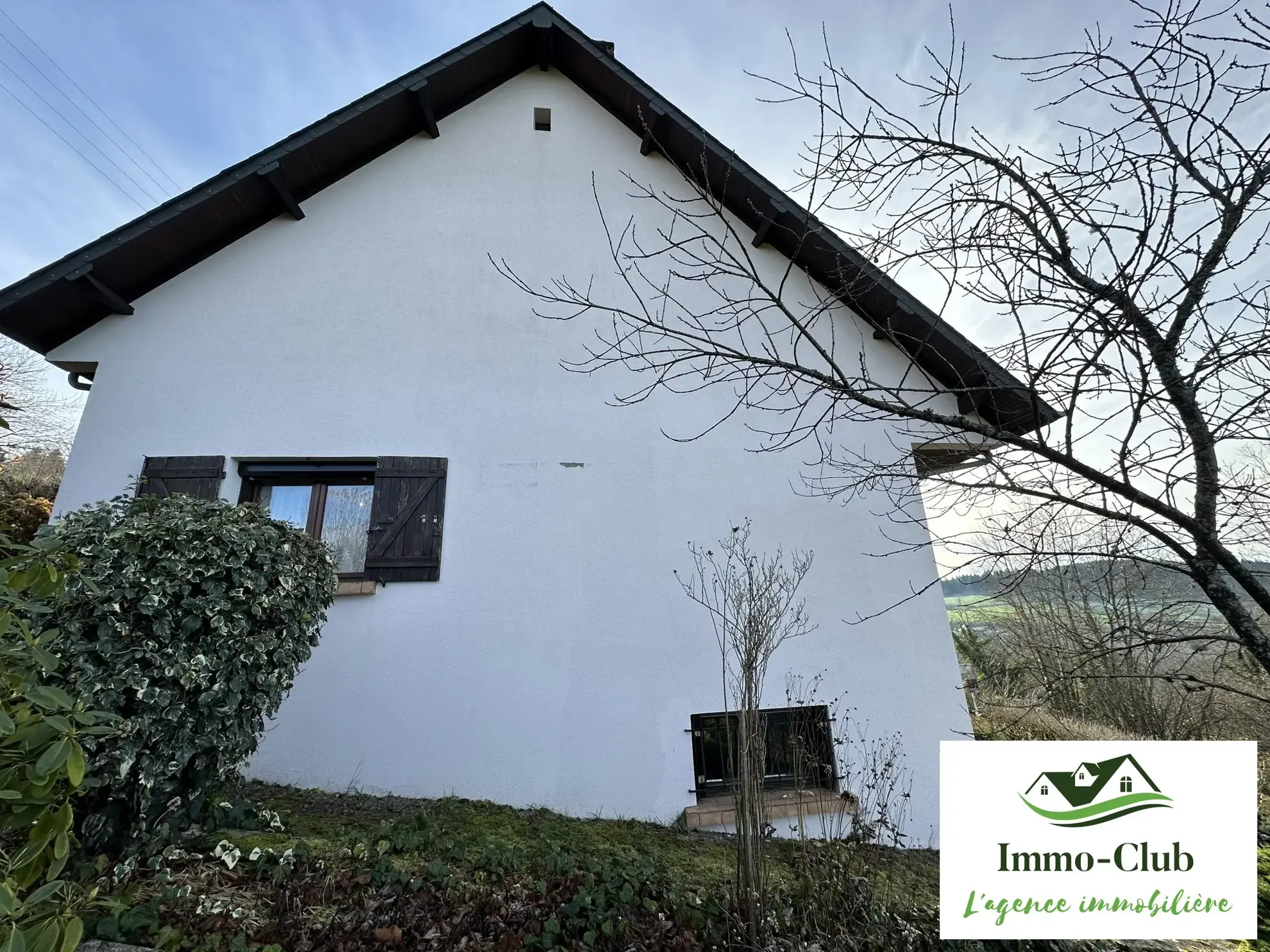 À vendre maison familiale avec terrasse et vue dégagée à Château-Chinon (Ville) 