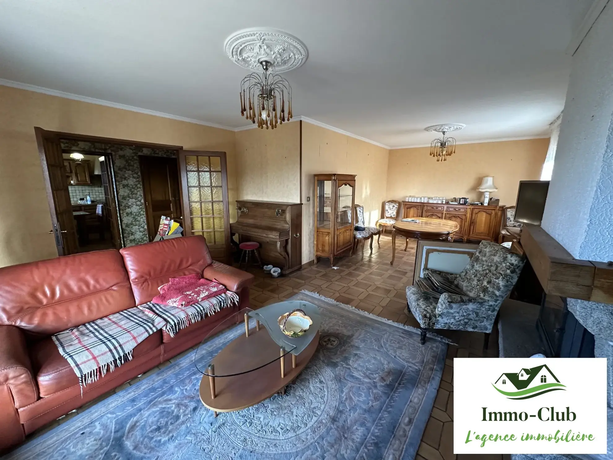 À vendre maison familiale avec terrasse et vue dégagée à Château-Chinon (Ville) 