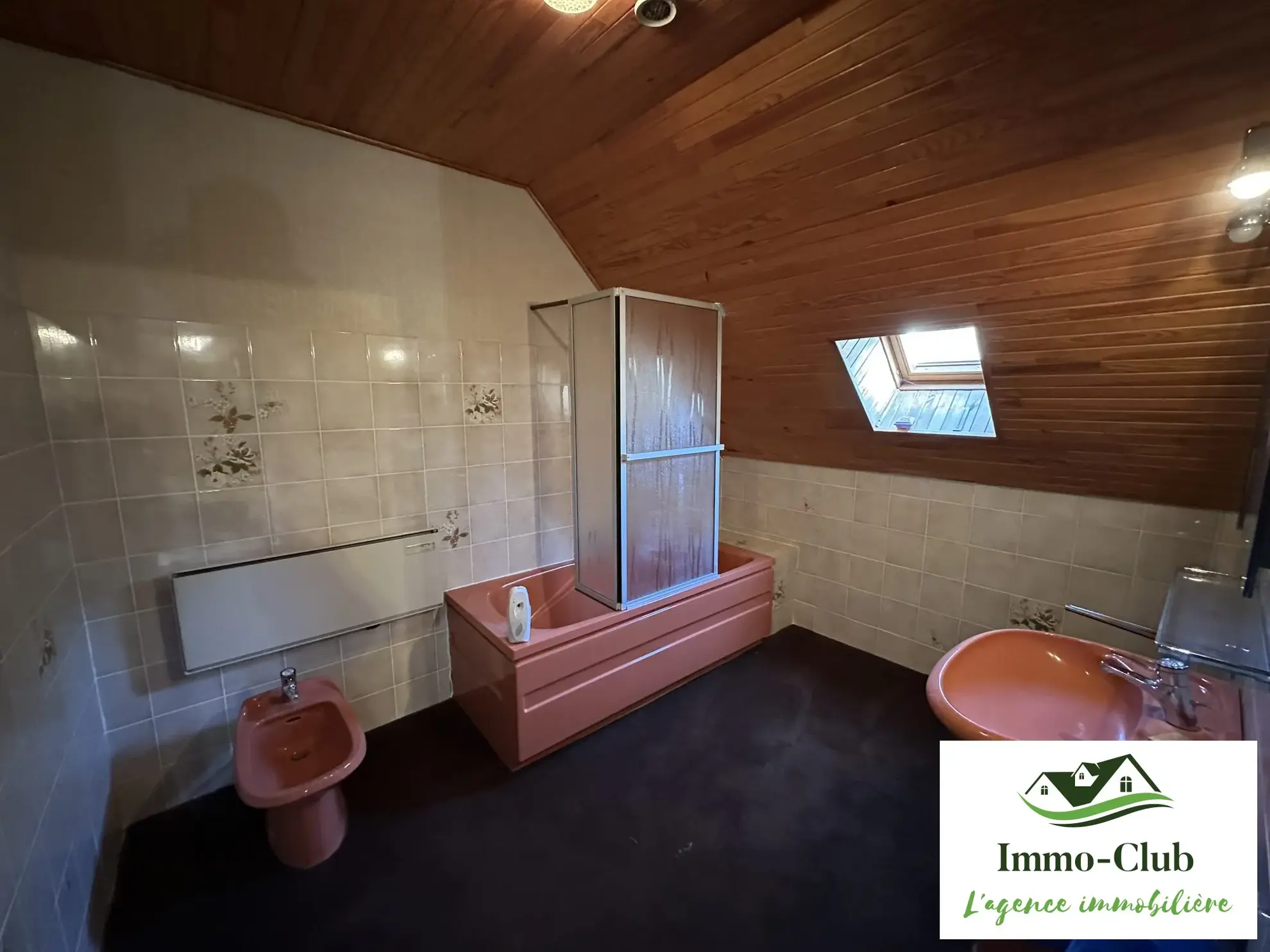 À vendre maison familiale avec terrasse et vue dégagée à Château-Chinon (Ville) 