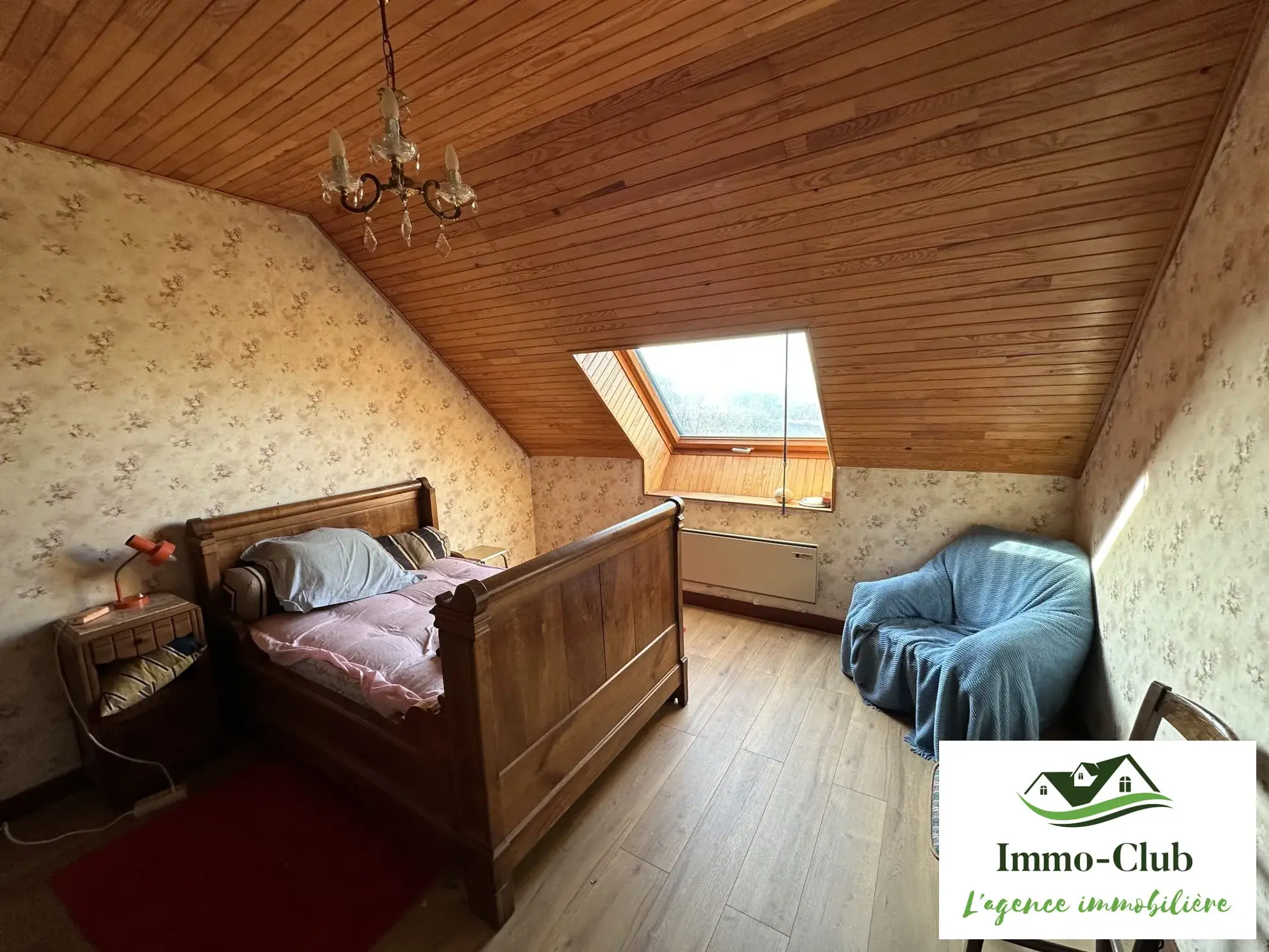 À vendre maison familiale avec terrasse et vue dégagée à Château-Chinon (Ville) 