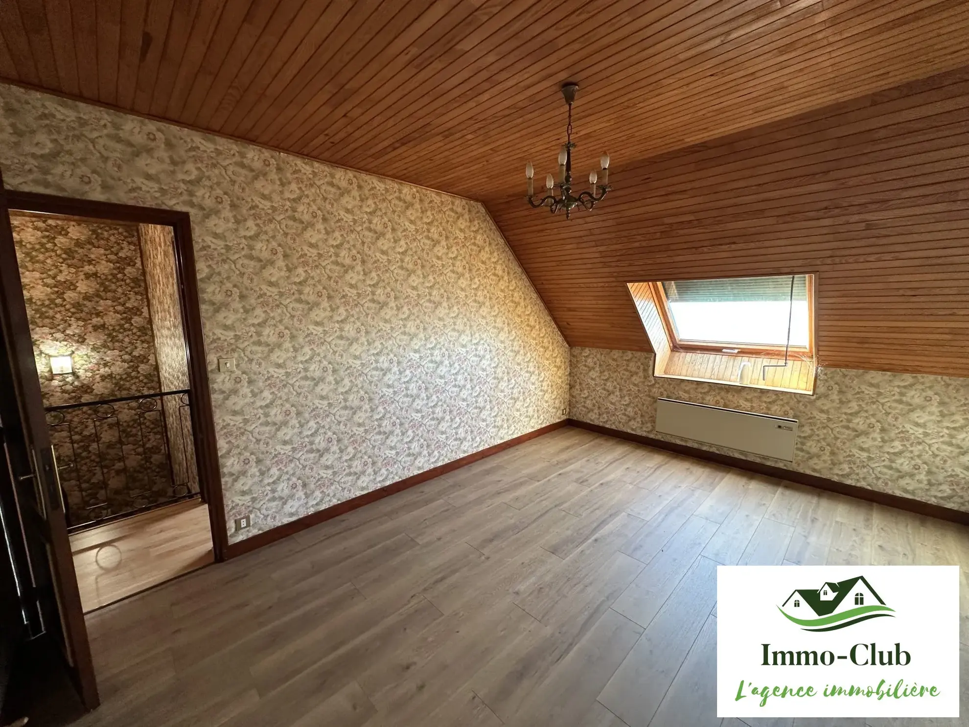 À vendre maison familiale avec terrasse et vue dégagée à Château-Chinon (Ville) 