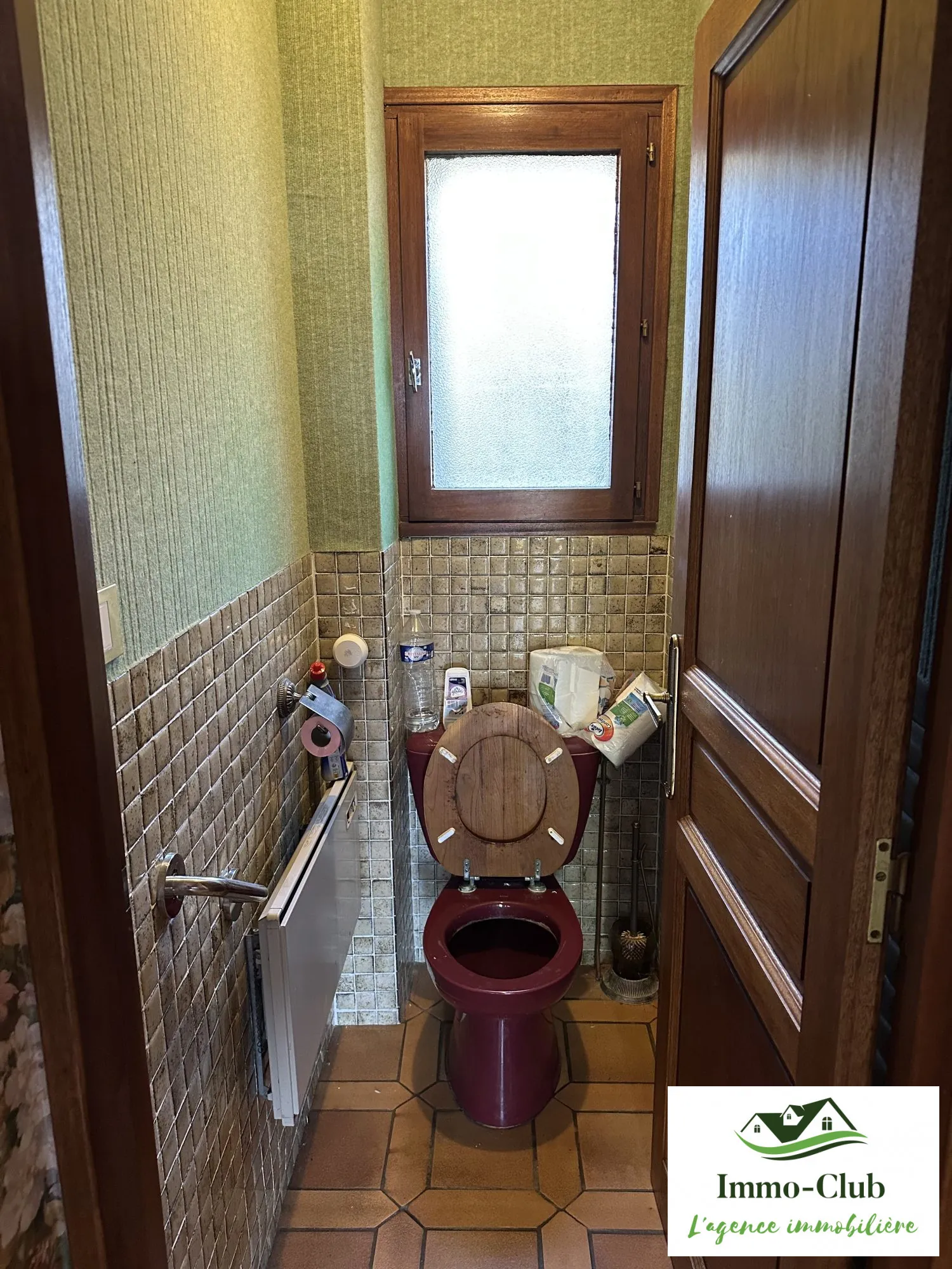 À vendre maison familiale avec terrasse et vue dégagée à Château-Chinon (Ville) 