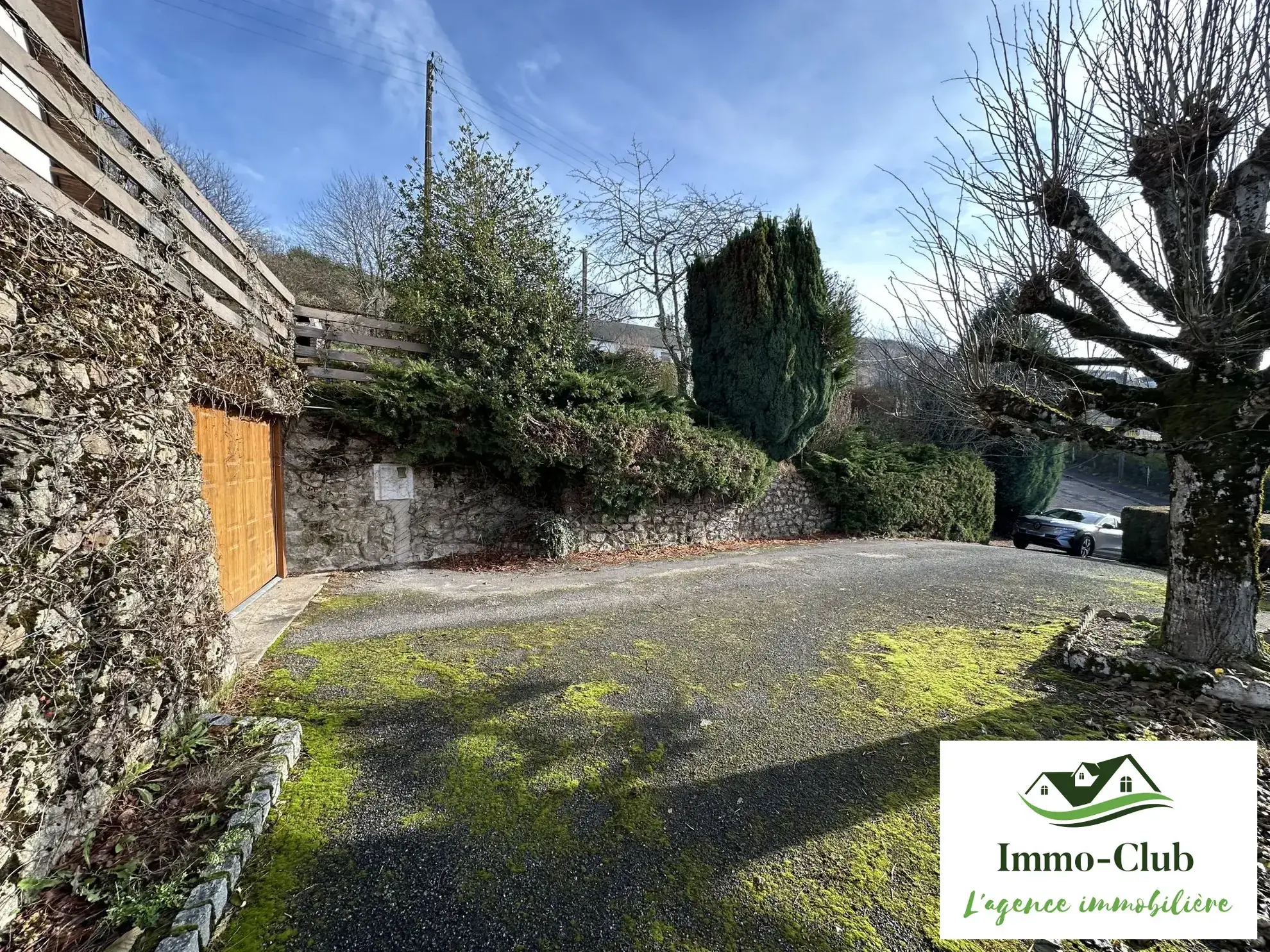 À vendre maison familiale avec terrasse et vue dégagée à Château-Chinon (Ville) 