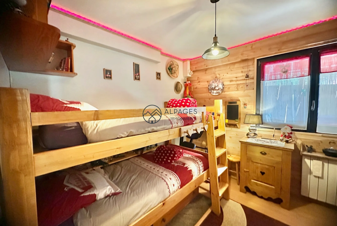 Appartement 3 pièces rénové avec jardin, cave et parking à Guillestre 