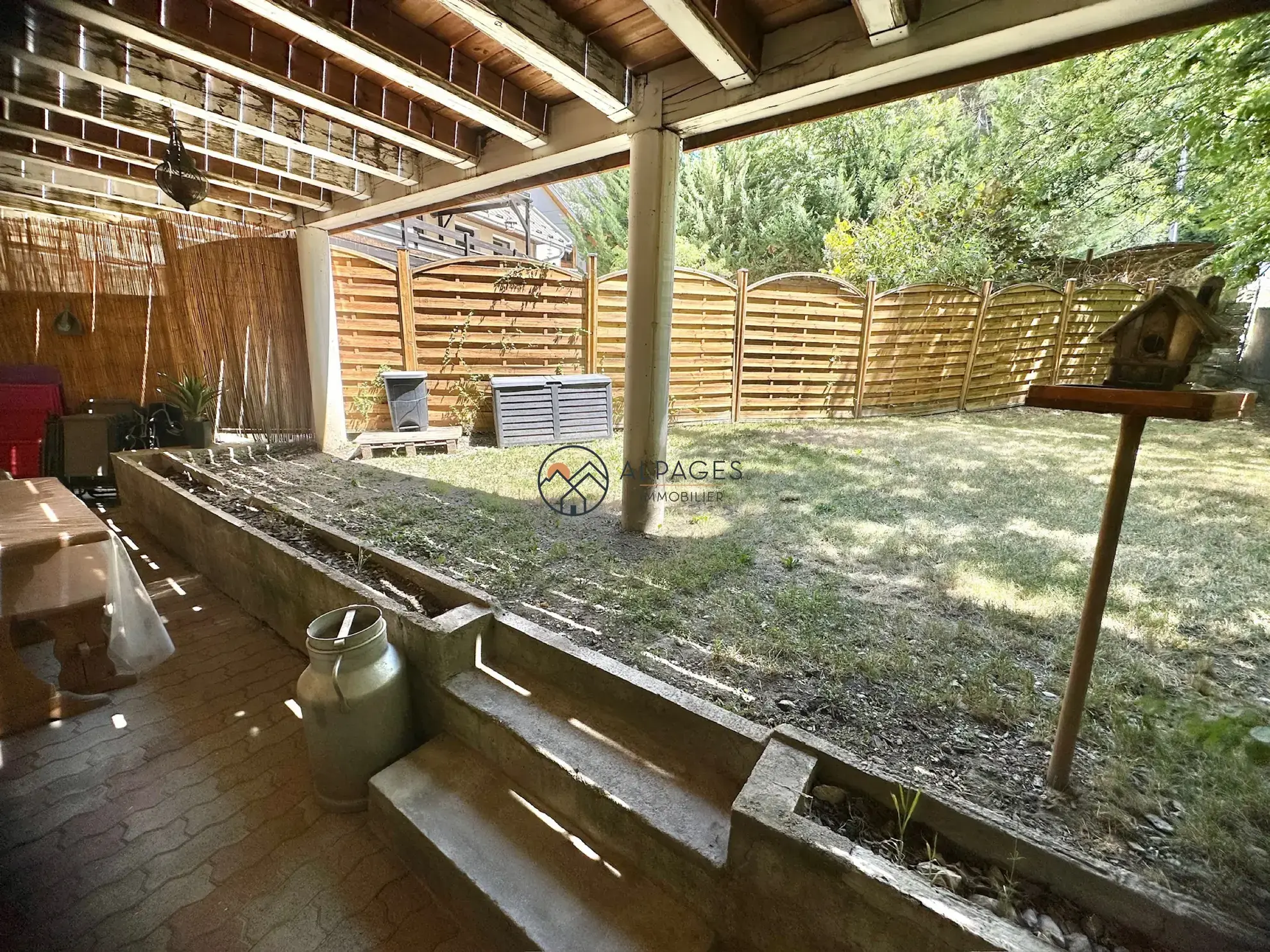 Appartement 3 pièces rénové avec jardin, cave et parking à Guillestre 