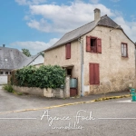 Maison de ville à rénover avec garage et jardin proche de Tarbes