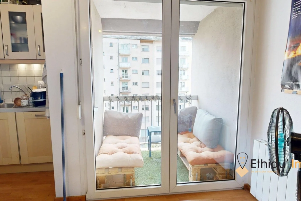Bel appartement T2 à vendre à Strasbourg Neudorf, avec parking sécurisé et cave 