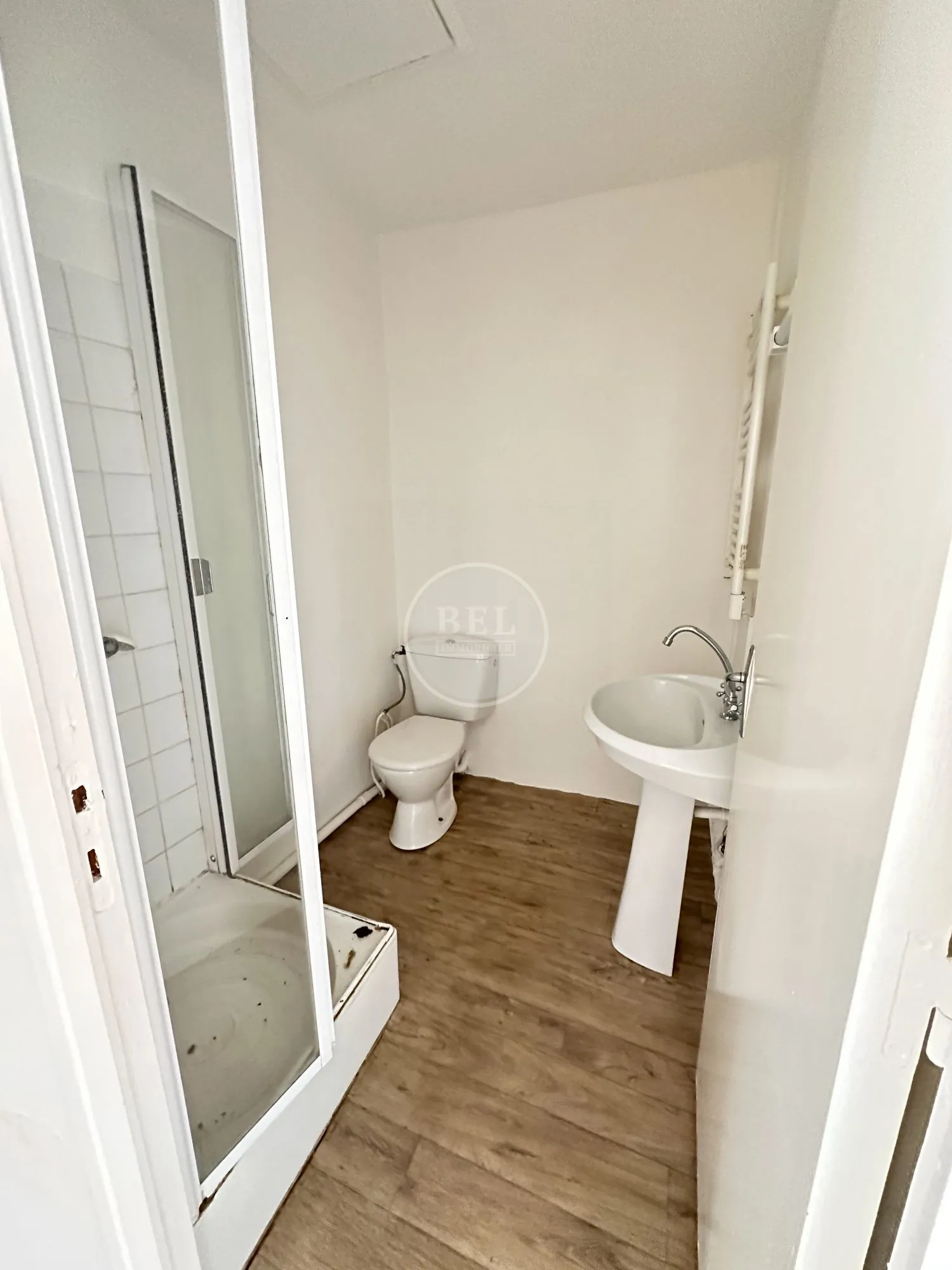 Maison à rénover avec potentiel à Chazelles-sur-Lyon, 90 m² 